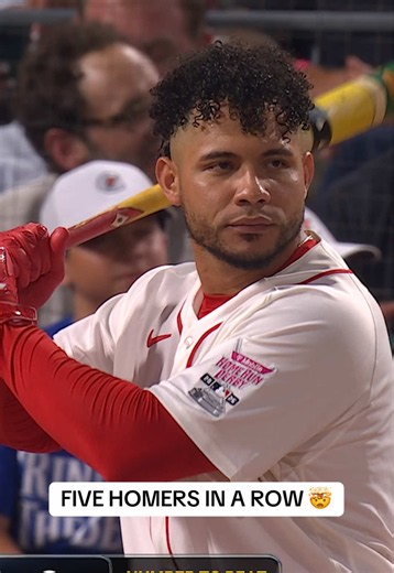 FIVE IN A ROW FOR WILLSON CONTRERAS 🤯 WHAT A SHOWING 👏 The T-Mobile Home Run Derby is LIVE on Netflix #MLBHomeRunDerby #HRDerby #MLB