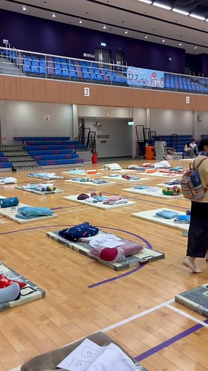 2.8M views · 27K reactions | 東昌街要拖鞋 | Candice Mak | Facebook