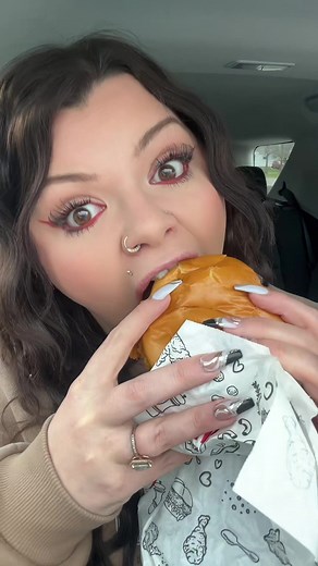 Trying the NEW KFC Crispy Onion Ring Sandwich!