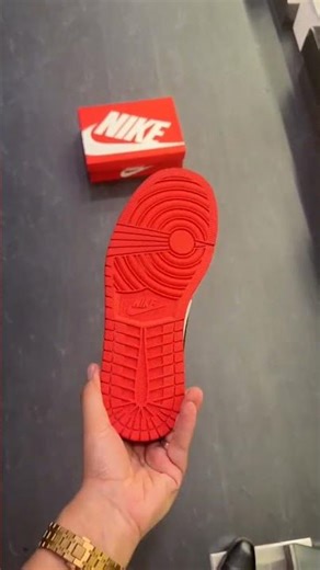 “Air Jordan 1 Chicago Unboxing 🔥 | Iconic Red-White-Black Retro Sneaker Review!”