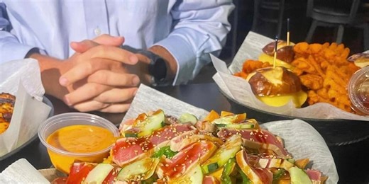 Dining with Dockery: Backyard Sports Bar & Grill