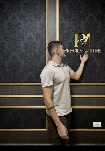 Transformação com Papéis de Parede e Boiseries