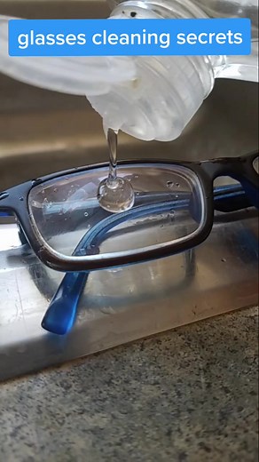 Best Way to Clean Eyeglasses Without Streaks or Scratches