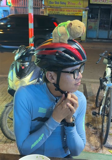 Thiết bị nón bảo hiểm siêu xé gió có con chuột lan nước #Cycling #520cc #xedap #giant #maap