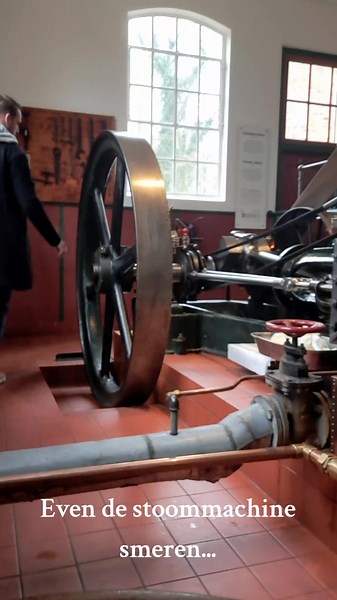Wie doet dit nou niet dagelijks? #openluchtmuseum #museum #geschiedenis #stoommachine #stoom #steamengine #job #werk