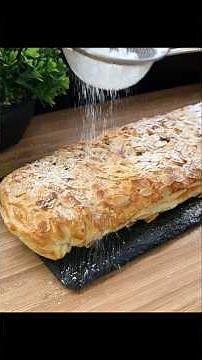 Do you have cherries & quark? Then bake this strudel! 🍒🥐🤫