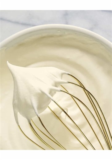 This recipe is guaranteed to give you firm fluffy whipping cream that you can easily decorate with!😊 You can get fino whip at your nearest baking store. #beckscakes #whippedcream #finowhipcream #finowhiptutorial #beginnerbaker