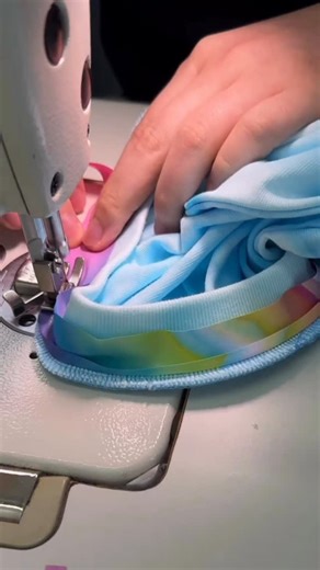 RomanLongwen on Instagram: "Hand dying Rainbows bias tape~#sewing #sewingtshirt #handdying #rainbow"