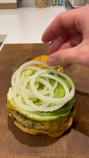 LA RECETTE DU PATÉ DE CRABE DE BOB L’ÉPONGE ENFIN DÉVOILÉE 🦀🧽@lagamberge #recette #recipe #recipes #bobleponge #burger #anime #dessinanime #spongebob #chef #cuisine #foodyummy | Qistoh