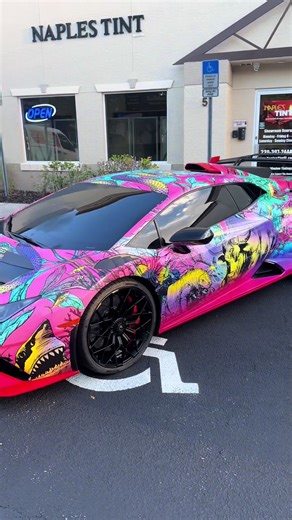 Lamborghini Supercars in Naples: A Daily Sight!