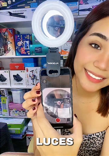 Llevá tus fotos y videos al siguiente nivel 🎥📸 El aro de luz LED RGB Plokama está diseñado para ofrecer iluminación perfecta en selfies, grabaciones y creación de contenido. 🌈 Iluminación profesional 💡 Luz LED blanca modos RGB multicolor 🎚️ Ajuste de intensidad y colores 📱 Ideal para selfies, TikTok, Reels, streaming y videollamadas ✨ Mejora la calidad de imagen al instante Perfecto para creadores de contenido, maquilladores, emprendedores y amantes de las redes 💄🎬#arodeluz #mini #rgb #l