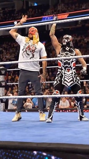 George Kittle jumps in to celebrate with Penta at Main Event 🔥🔥🔥