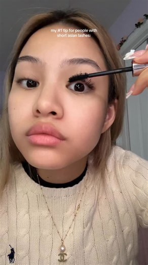 Chloe Czuleighka G. Paredes on Instagram: "my two holy grails in all my makeup routines :>>"