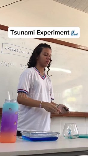 Tsunami Experiment 🌊 #tsunami #experiment #chemistry #physical #learnontiktok #fyp