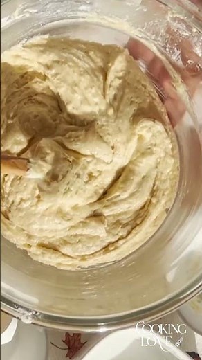 “The BEST Apple Caramel Cake Recipe 🍎🍰 | So Moist, So Easy & Irresistibly Delicious!”