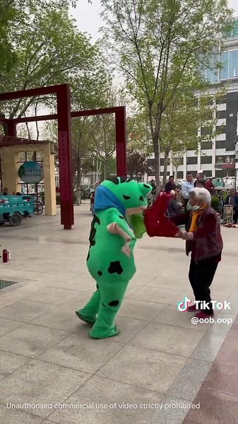 น้องกบหน้ารัก อ๊บอ๊บในจีนและไทย