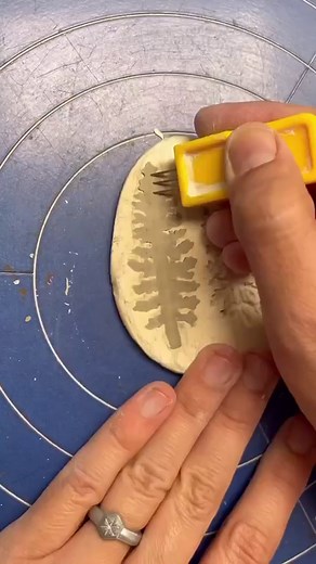 172K views · 1.5K reactions | How to decorate a mug ❤️ ••• Follow @goodnaturedwares for more! | The Ceramic School | Facebook