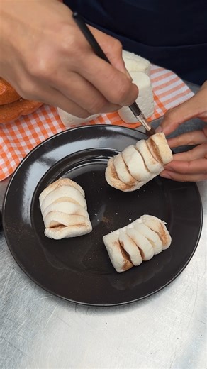 Mummy Chocolate Chip Cookies! A cookie that’s hauntingly delicious 👻🍪 | Chefclub Network