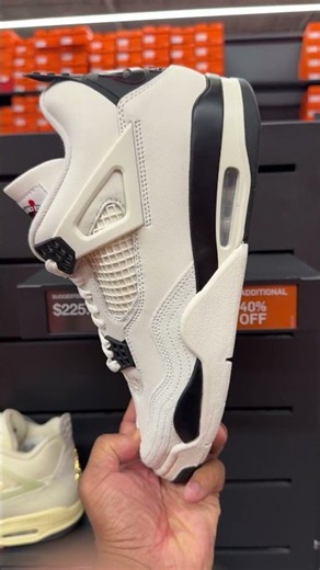 NIKE STORE ACCIDENTALLY DISCOUNTED JORDAN 4s TO $102!