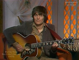 70's... "Say It Ain't So, Joe"... Cette chanson qui nous renvoyait au thème du héros déchu dénonçait la corruption dans tous les milieux. Murray Head l'avait composée après avoir vu un documentaire sur le scandale du Watergate, une affaire d'espionnage qui avait abouti à la démission de Richard Nixon, alors président des États-Unis. Il fête aujourd'hui ses 76 ans. Happy birthday, Murray! #MurrayHead | Nostalgies 60'-70'-80'