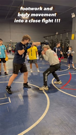 Coach Mike's BOXING TECHNIQUE: footwork and body movement into a close fight!!! #shorts