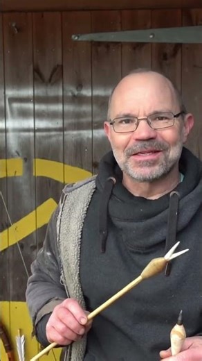 Bouncing arrows short