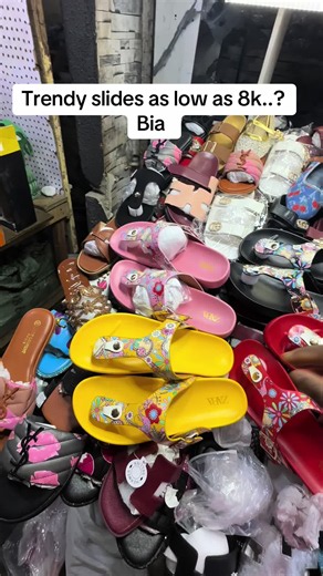 Trendy slides from 8k — Chicbag Olshop new arrivals