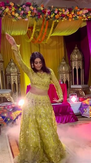 👽 on Instagram: "Back when I dared to dance @ my friend’s wedding 😁 I think I did pretty well for the first time 😜 #fyp #usa #pakiweddings #pakiweddinginusa #unfiltered #chammakchallo"