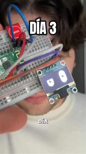 Didado♦️| Ingeniero de IA on Instagram: "Día 3 mejorando el robot con la Raspberry Pi Pico W. He integrado sensores capacitivos para darle sentido del tacto. Ahora detecta cuando lo toco y el algoritmo activa el modo "feliz" 🥸. ¿Qué os parece el avance? #ia #aprendeentitktok #tecnologia #dia1 #ingenieria #trend #esp32 #ingeniero #electronica #inteligenciaartificial #programacion #arduino #informatica #stem #robotica #estudianteingeniero"