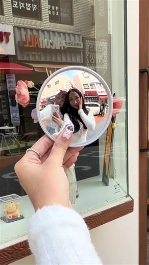 Bringing my mini mirror everywhere in korea 🫶🏻 #minimirror #travel #vlog #korea