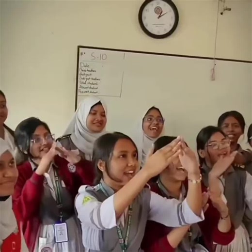 The Daily ICD on Instagram: "Keya chaiye apko 🫦"