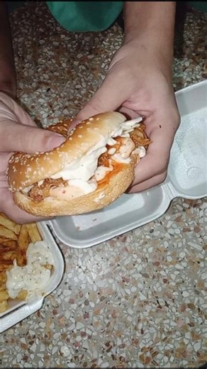 3 AM Food Delivery 🍔🍟🥤 Burger Fries Pepsi Deal | Midnight Craving #Shorts