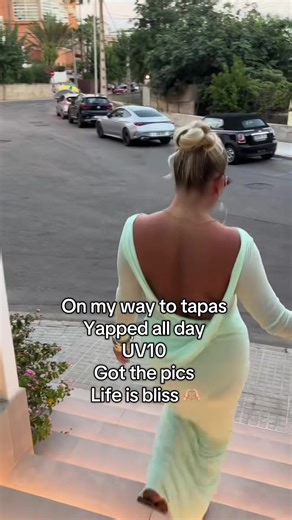 Shop the Gorgeous Dress This Holiday Season