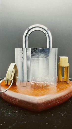 Abloy 330 Full Cut-Away Padlock w/ acrylic core/actuator #locksportenthusiast