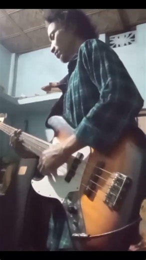 Bass groove🎸jam on Chromatic notes🎵Ram #bass #groovy #bassfeatured #dailyroutine #original