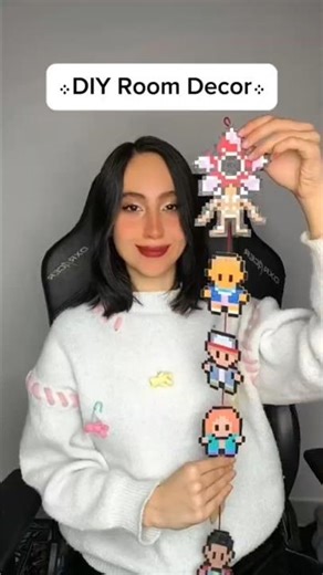 DIY Stranger things Room Decor idea with Grid Paper 📕🖍️ easy and so cute ❤️#strangerthings #diy #art