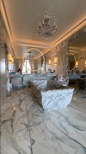 This Paris hotel used to be a palace... #luxuryhotel #paris #rosewood