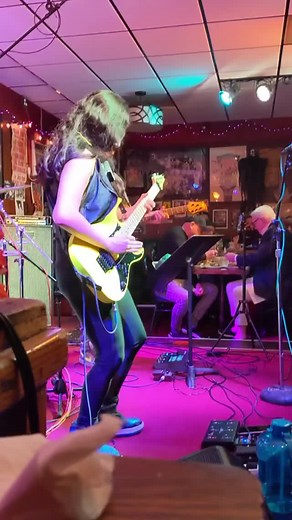 Nili Brosh Guitar Solo: Exploring the Beat It Solo with Fingertapping Mastery