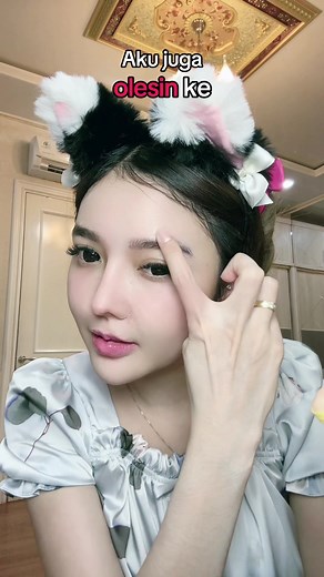 Review of Creme 21 Petroleum Jelly