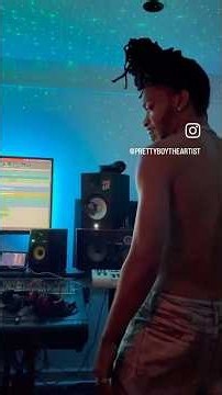 Pretty boy the artist in studio making 🔥🎵 #shorts