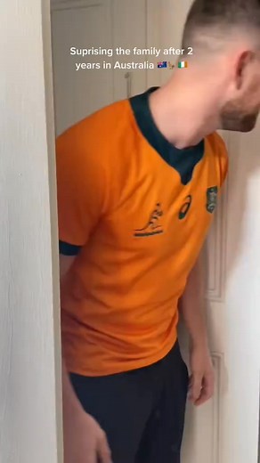 7.3K views · 189 reactions | Surprising mom with a reunion#SurpriseMom#FamilyReunion#MomReunion#ReunionSurprise | Scare Prank Club | Facebook