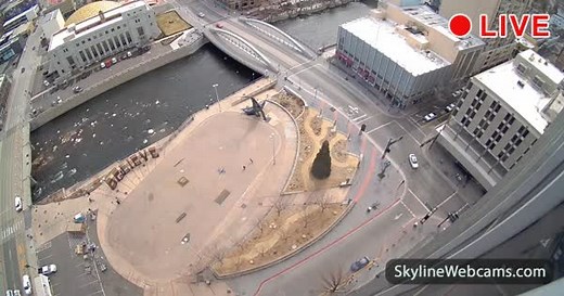 【LIVE】 Webcam Reno - City Plaza | SkylineWebcams