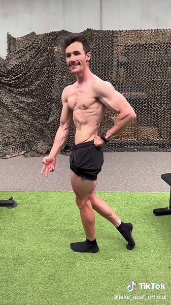 Natural mens fitness athlete @jaydoz95 1 week out from his first show of season. #natural #physique #ifbb #bodybuilding #abs #bodybuilder #athlete #fitnessmodel #lift #gym