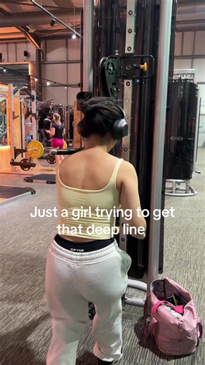 crystaldoesgym (@crystaldoesgym)’s videos with original sound - crystaldoesgym