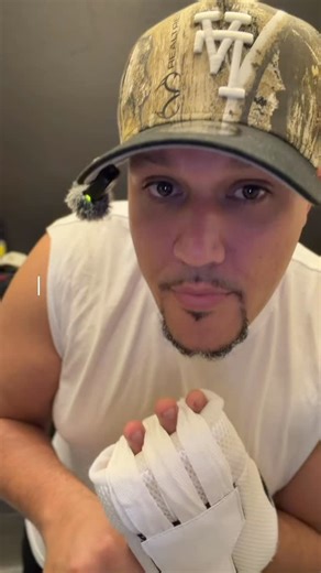 💥LINK IN BIO💥 Easy wraps are not for competition matches. Your coach will be the one wrapping your hands using gauze and tape at matches so for the questions I’ve been getting know these are not to be used in amateur or professional fights. | Polk County Boxing