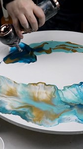 Creating a Double Feather Using a Turquoise Pour | Amanda's Designs