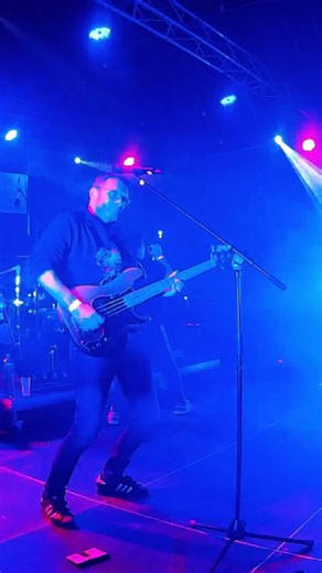 A kind of magic cover QUEEN