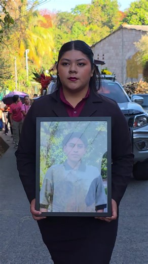 Nos encontramos reunidos en este momento de dolor y tristeza en Cantón Soledad, Caserío El Chaguite, San Rafael Cedros, para despedir con todo el cariño y respeto a nuestro querido Don Juan Carlos Platero.🕊🕊🕊 #luto #funeral #paratiiiiiiiiiiiiiiiiiiiiiiiiiiiiiii #funeralesmontecarmelo #elsalvador