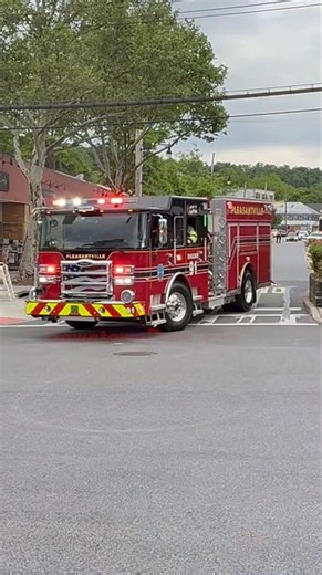 Pleasantville Ny￼ fire department Engine 91 responding