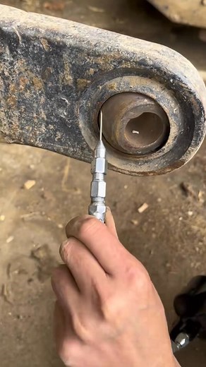 A good helper for adding lubricating oil #welder #lubrication #diy #hardware | Tool Sharing